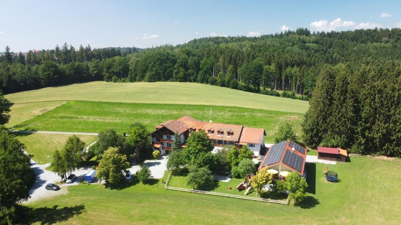 Отель Waldpension Jaegerstueberl Бад-Грисбах